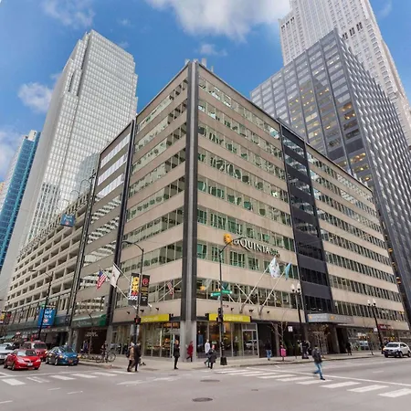 La Quinta By Wyndham Chicago Downtown Hotel