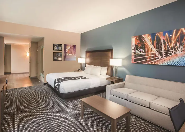 La Quinta & By Wyndham Downtown 3*