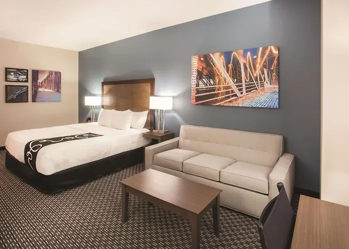 La Quinta & By Wyndham Downtown Hotel 3*