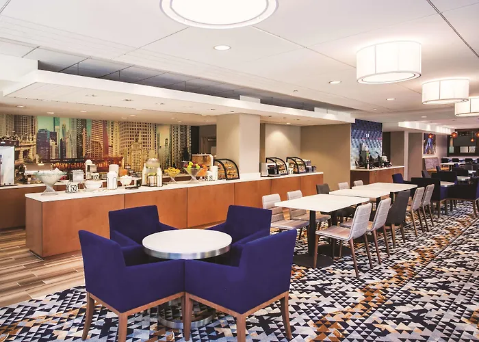 Hotel La Quinta & By Wyndham Downtown 3*