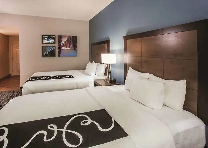 Hotel La Quinta & By Wyndham Downtown 3*