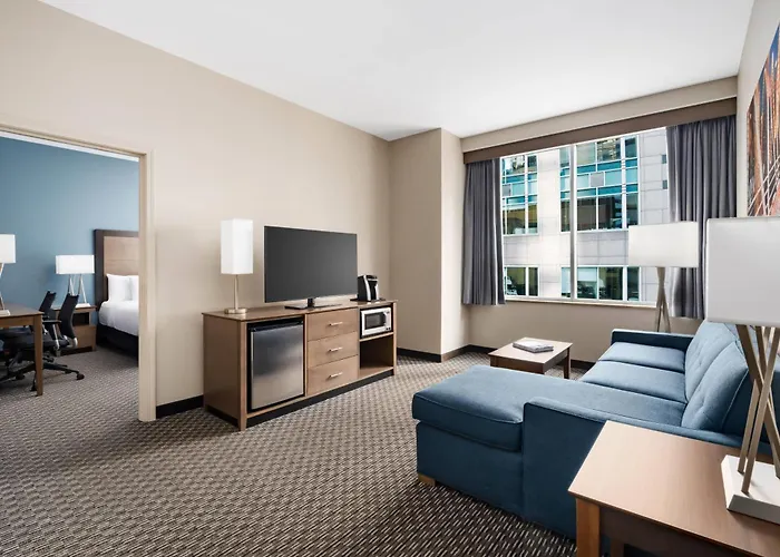Hotel La Quinta & By Wyndham Downtown 3*