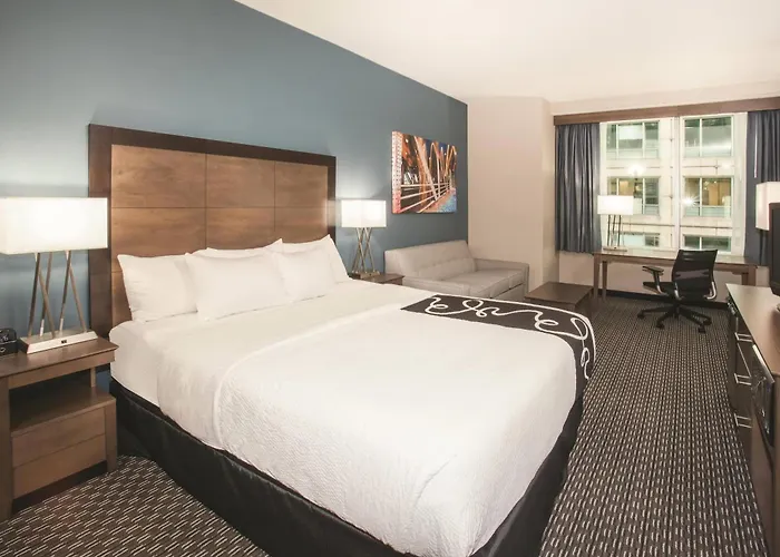 La Quinta & By Wyndham Downtown