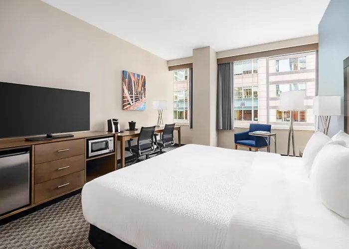 Hotel La Quinta & By Wyndham Downtown