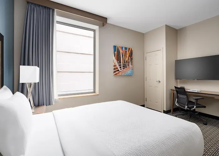 Hotel La Quinta & By Wyndham Downtown 3*