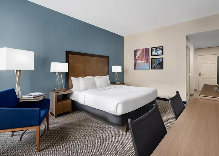 Hotel La Quinta & By Wyndham Downtown