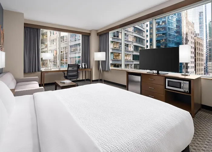 La Quinta & By Wyndham Downtown Chicago
