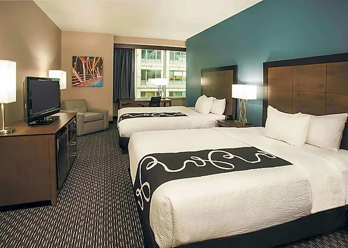 La Quinta & By Wyndham Downtown