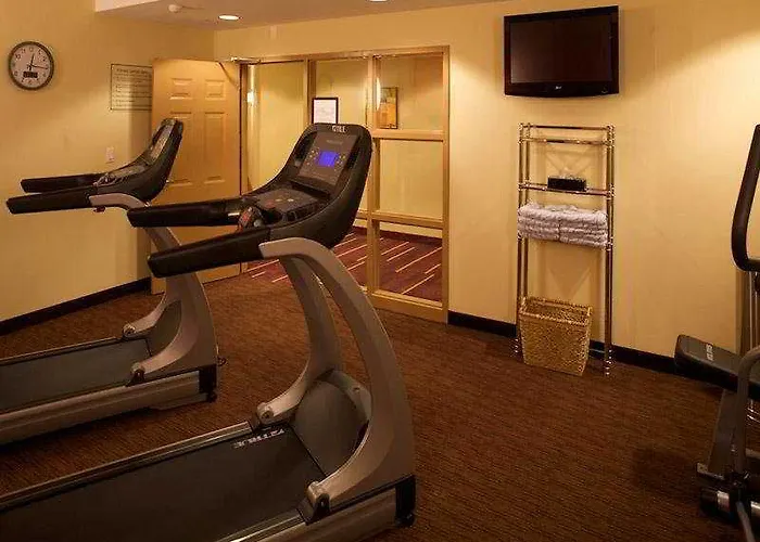 La Quinta & By Wyndham Downtown Hotel